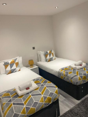Vibrant 2 Bedroom Apartment - BHX Airport